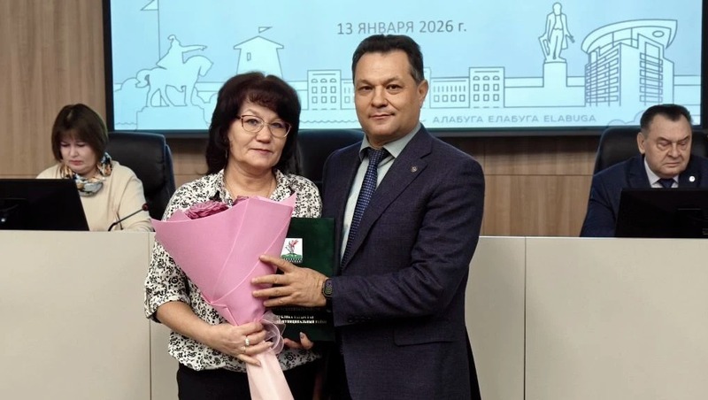 Нуриев вручил награды 4 елабужанам за особые достижения