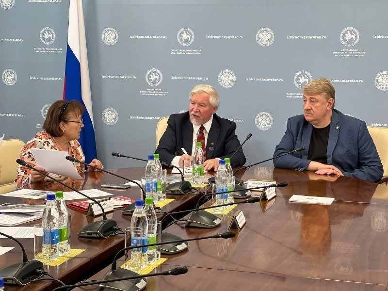 Виталий Смирнов подал документы для регистрации на выборах Раиса