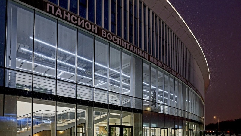 Беглов вручил благодарственные письма сотрудникам и ученицам Пансиона воспитанниц Минобороны