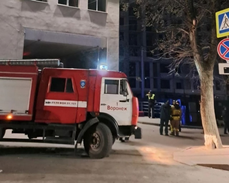 Беспилотник ранил девушку в Воронеже