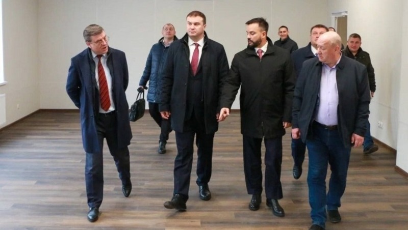 Хоценко проверил ход строительства омского Центра высокотехнологичного протезирования