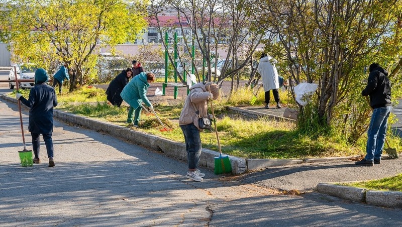 Более 14 тыс. магаданцев приняли участие в городских субботниках