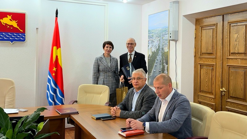 Глава поселков Сокол и Уптар покидает свой пост