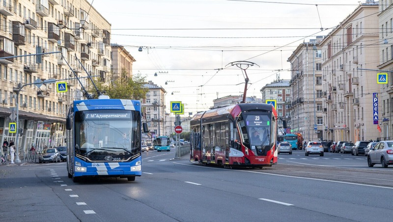 600 единиц нового общественного транспорта получил в 2025 году Петербург