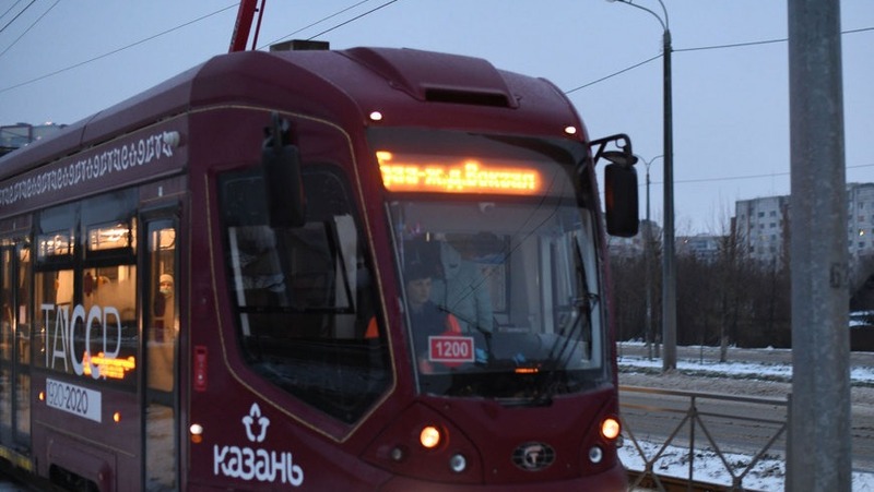 Движение трамваев № 1 и № 6 временно приостановили в Казани
