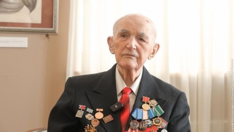 В. Путин поздравил легендарного музейщика Свердловской области И. Семенова со 100-летием