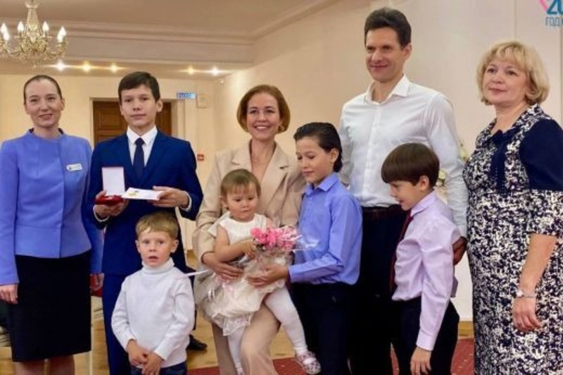 Более 5 тыс. пар в Свердловской области получили награду «Совет да любовь» в 2025