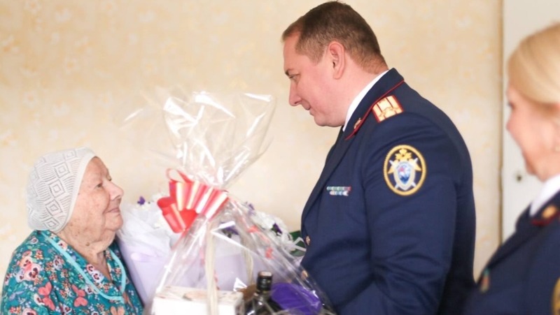 Со 102-летием поздравили ветерана Курской битвы Александру Митрофанову в Челябинске