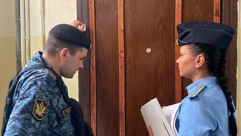 Беглов поздравил судебных приставов с профессиональным праздником