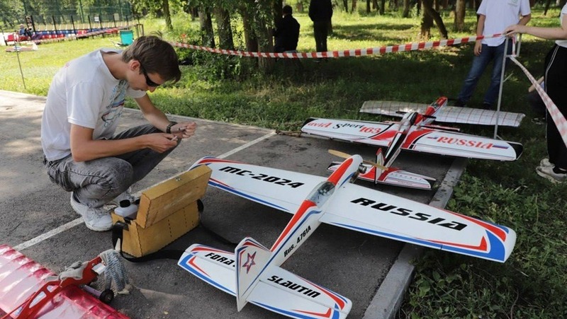 Более 100 человек приняли участие в соревнованиях по авиамоделированию в Самаре