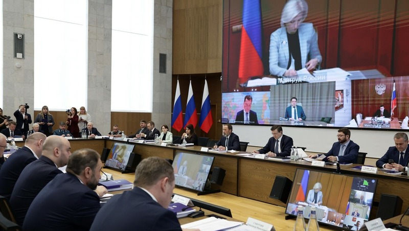 Никитин представил действующую демографическую программу поддержки семей на совете полпреда в ПФО