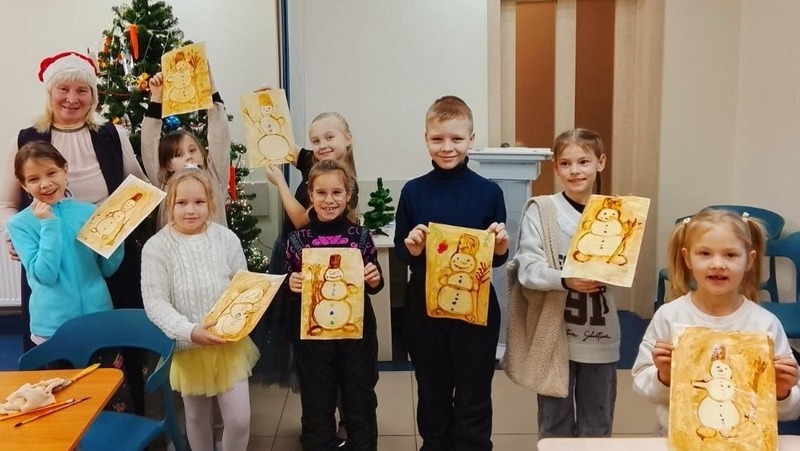 Мастер-класс по рисованию снеговиков состоялся в Красносельском районе Петербурга