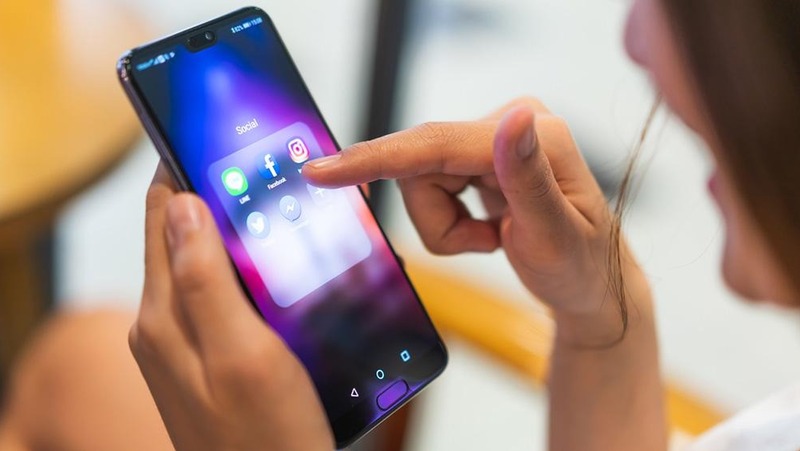 Обучение по работе со смартфонами для пожилых стартовало в Елабуге