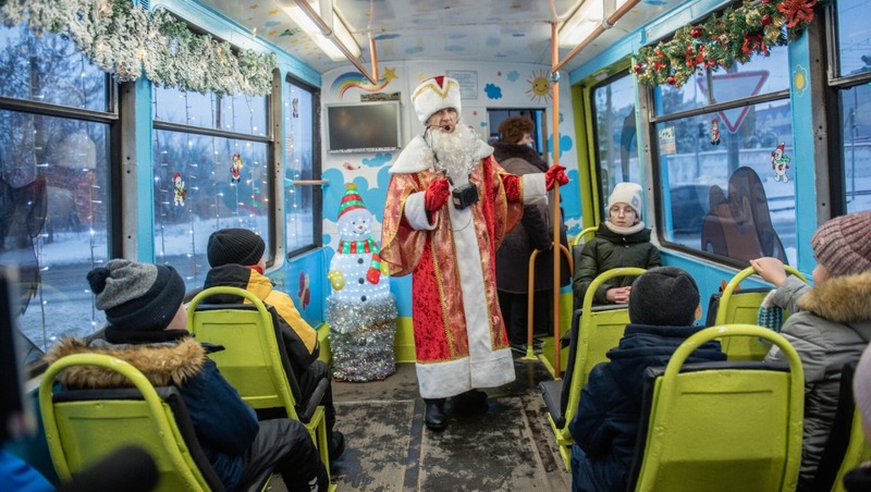 Новогодний трамвай со сказочными персонажами будет курсировать в Казани в праздники