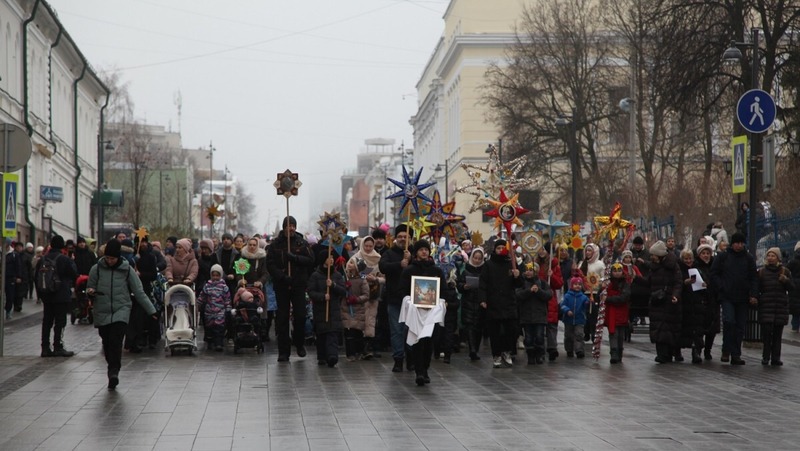 Около 200 человек приняли участие в святочном шествии в Нижнем Новгороде