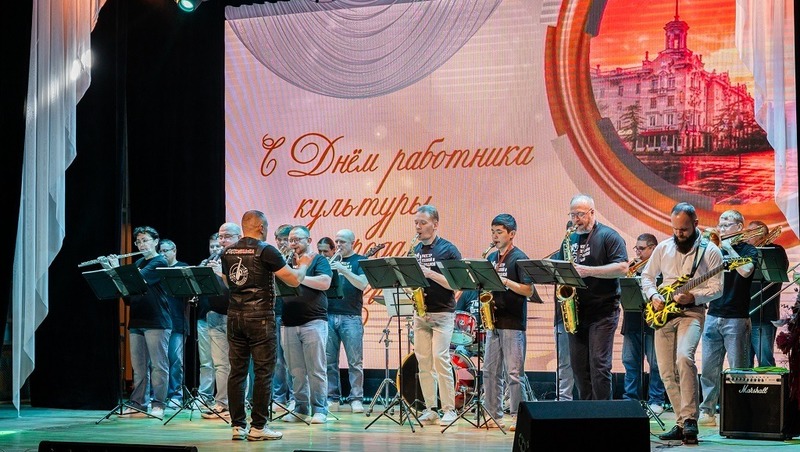 Лариса Поликанова наградила лучших работников культуры