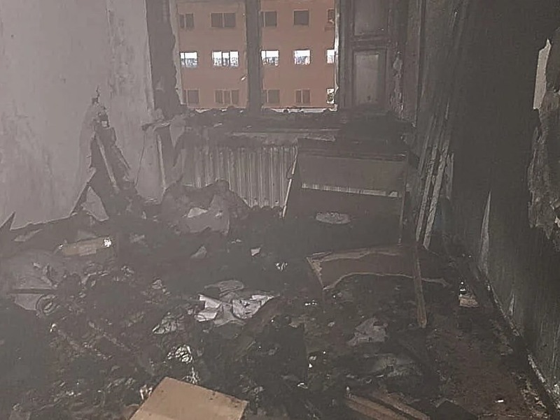 Ребенка и женщину-инвалида спасли из горящей квартиры в Омсукчане