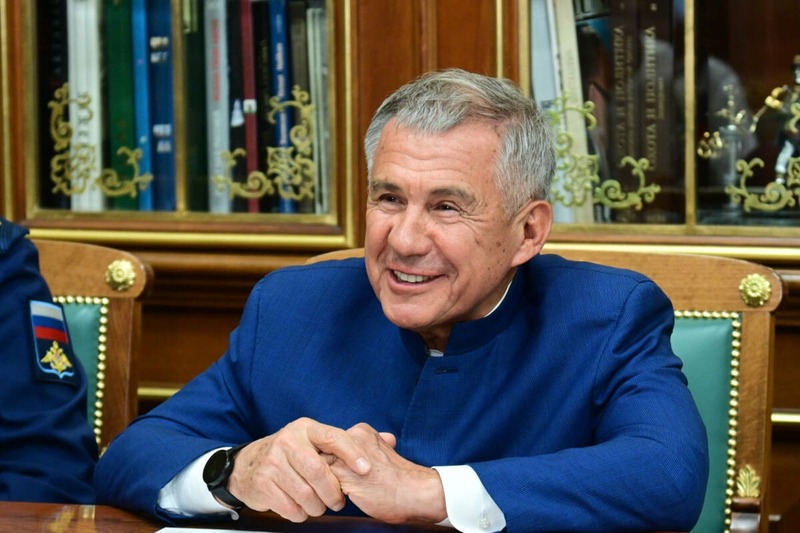 Минниханов поздравил жителей с Днем Семьи, любви и верности