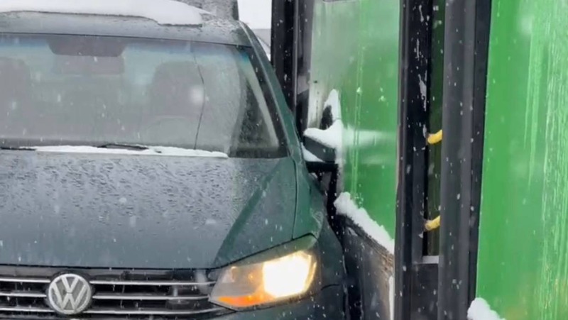 ДТП с троллейбусом парализовало движение на Ямашева в Казани