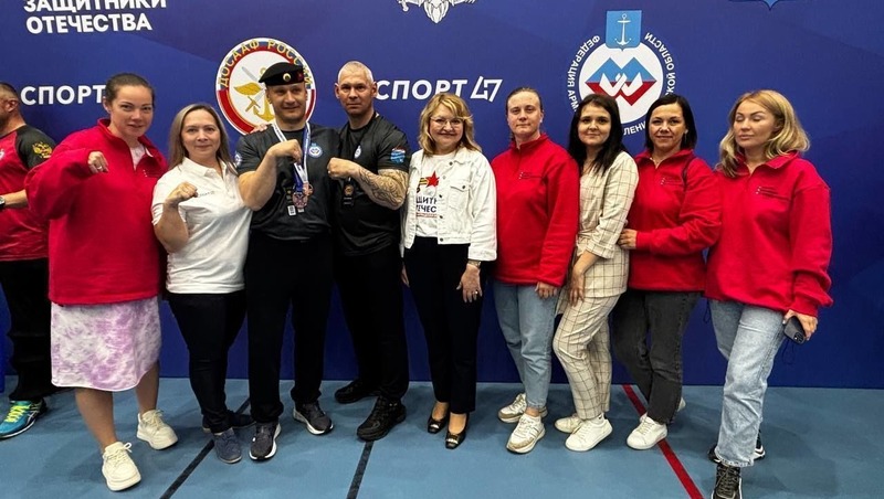 Виктор Ершов завоевал бронзу на всероссийских соревнованиях по армрестлингу в Гатчине