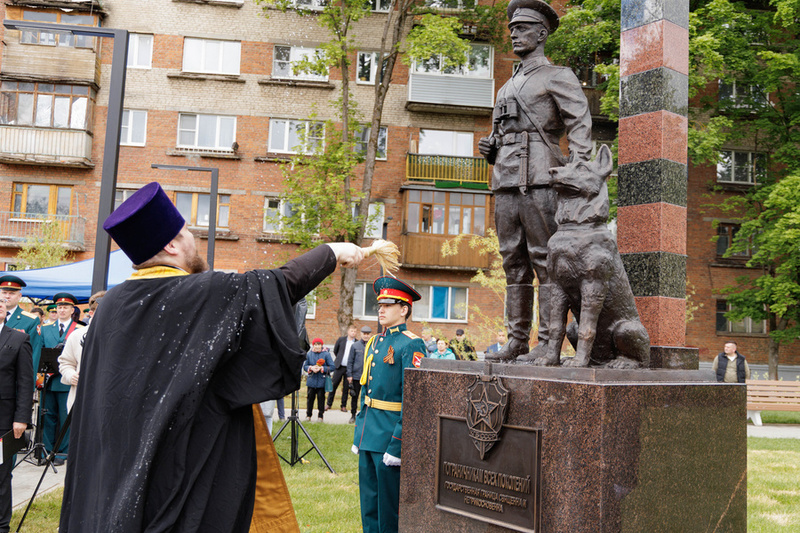 Во Владимире на улице Горького открыли мемориал «Пограничникам всех поколений»