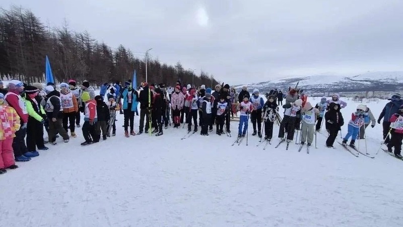 90 спортсменов приняли участие в первенстве Магаданской области по лыжным гонкам