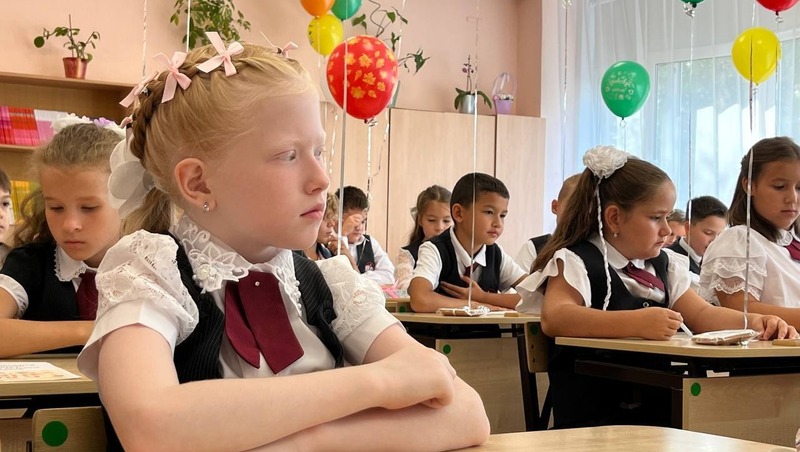 Носков лично поздравил учеников школ № 12 и 28 в Самаре с Днём знаний