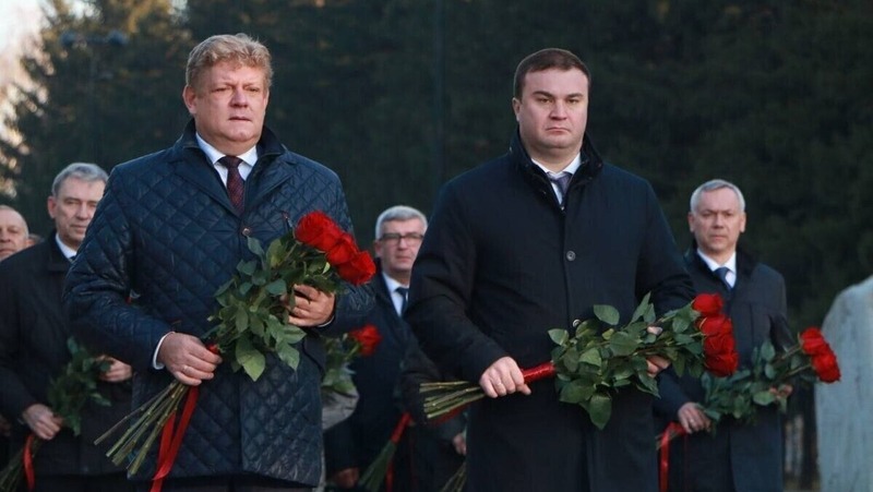 Хоценко и Серышев почтили память воинов перед началом Большого Совета Сибири в Омске