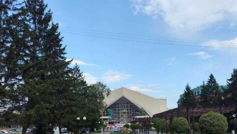 На СКК им. Блинова установили новую декоративную подсветку