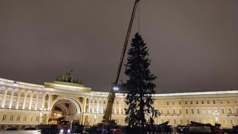 Огни на главной городской ёлке зажгут 20 декабря на Дворцовой площади