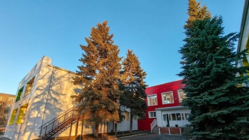 Хоценко проверил ход капремонта детсада № 87