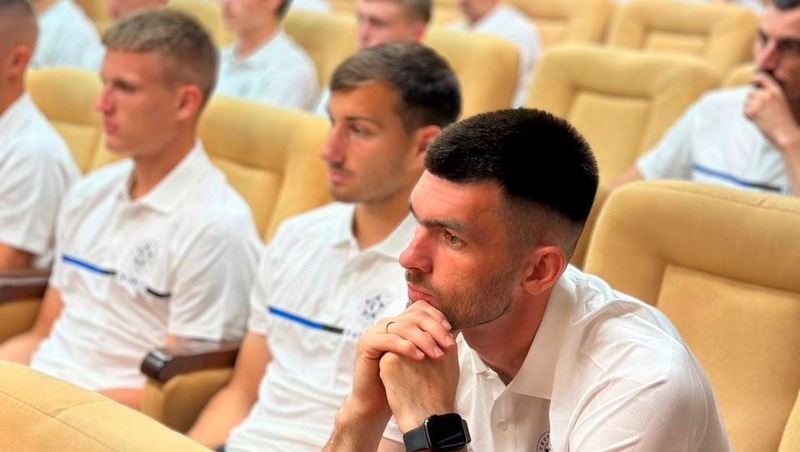 Магдеев встретился с ФК «КАМАЗ» перед началом сезона