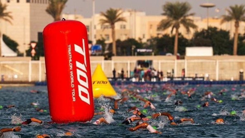 Российских триатлонистов допустили до международных соревнований с флагом и гимном