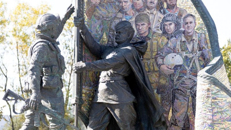 В Магадане торжественно открыли монумент Героям СВО