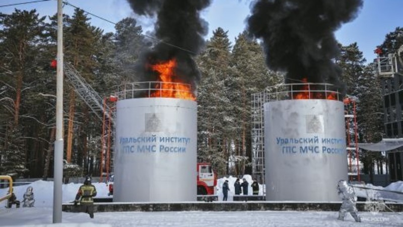 Пожарный дрон для тушения резервуаров с горючим успешно испытали в Свердловской области