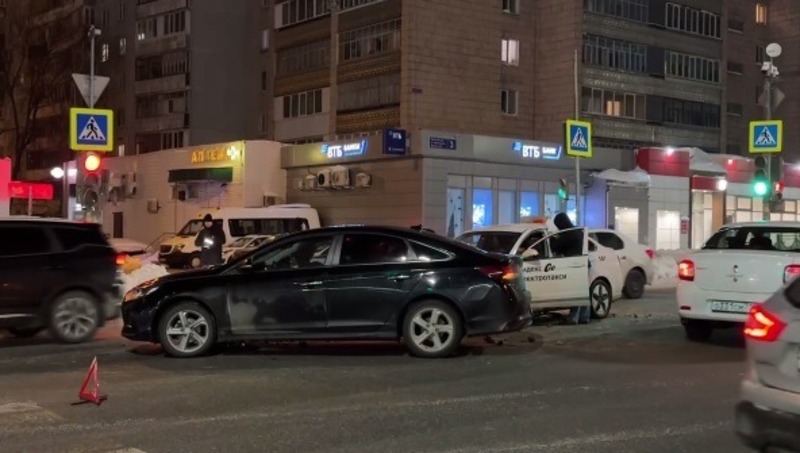 Женщина пострадала в аварии с участием электротакси в Казани