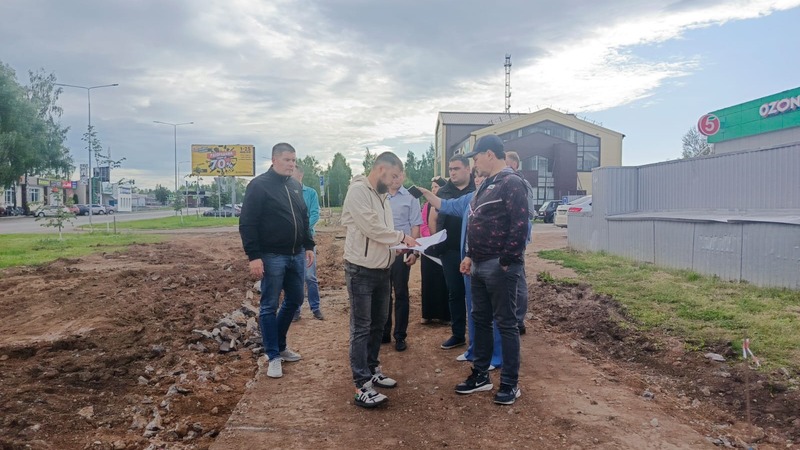 Нуриев проверил ремонтные и строительные работы в городе
