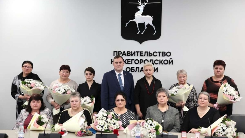 10 матерям военнослужащих вручили почётный знак «Признание» в Нижегородском кремле