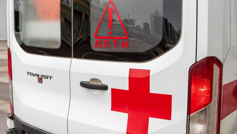 14-летняя школьница потеряла около литра крови после пирсинга губы в Ленобласти