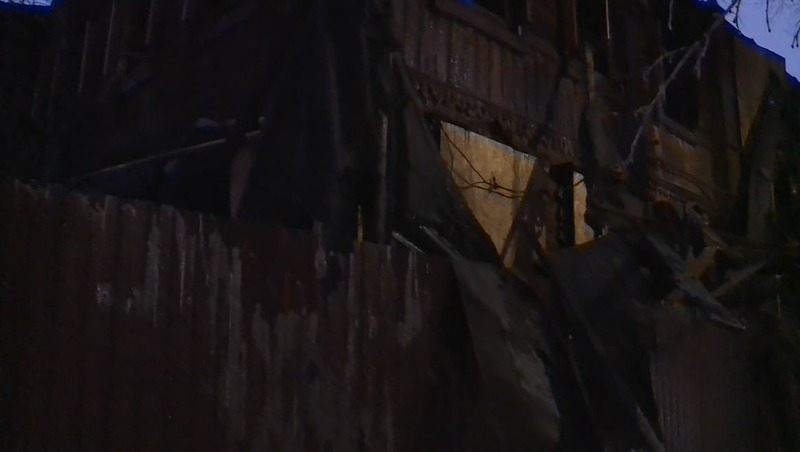 2 старинных дома сгорели в центре Казани