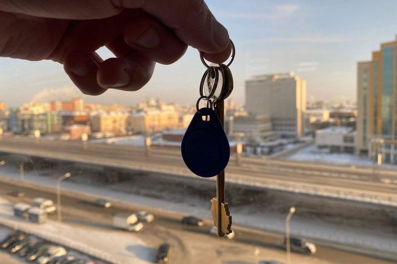 Шесть омских семей получат выплаты на жильё в 2026 году