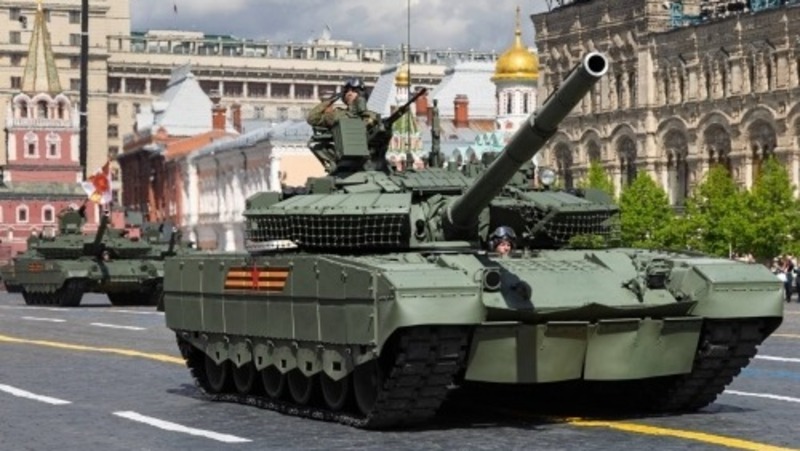 Омские танки показали на параде Победы в Москве
