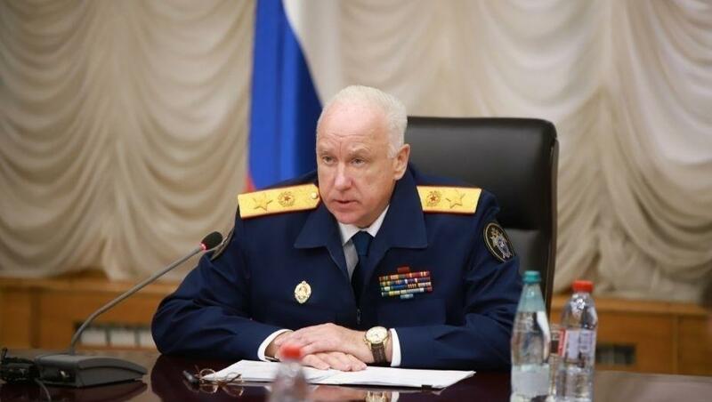 Бастрыкин взял на контроль ситуацию с оставленным на балконе ребёнком в Сестрорецке