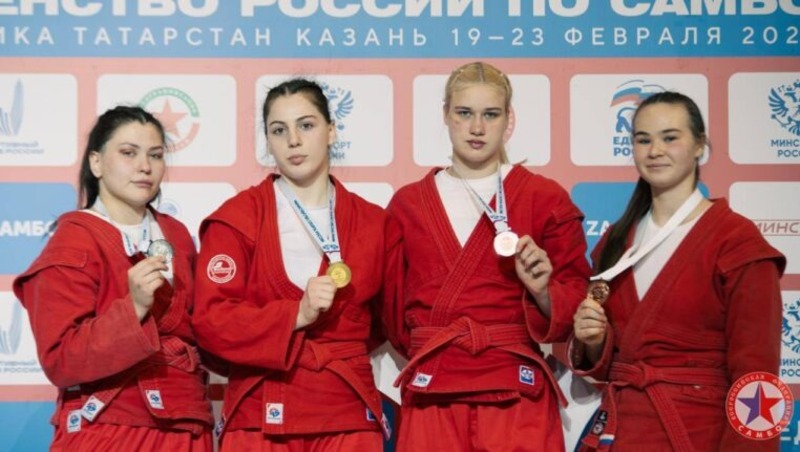 Свердловские самбисты завоевали 12 медалей на первенстве России
