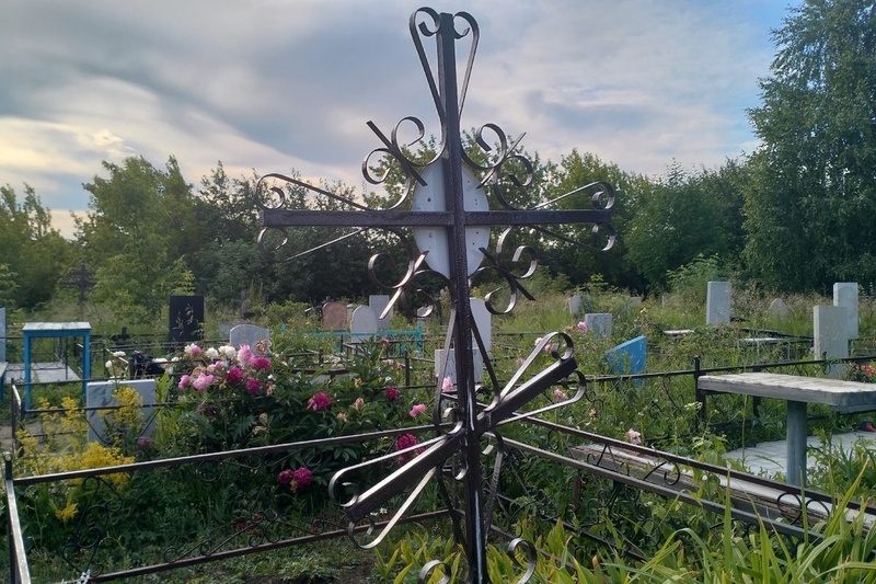 70 тысяч омичей посетили кладбища на Радоницу