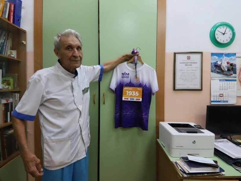 89-летний врач из Омска пробежал 10 км на Сибирском марафоне