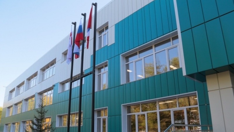 На Левобережье Омска после капремонта открылась школа № 21 