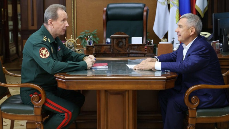 Минниханов провел рабочую встречу с директором Росгвардии в Москве