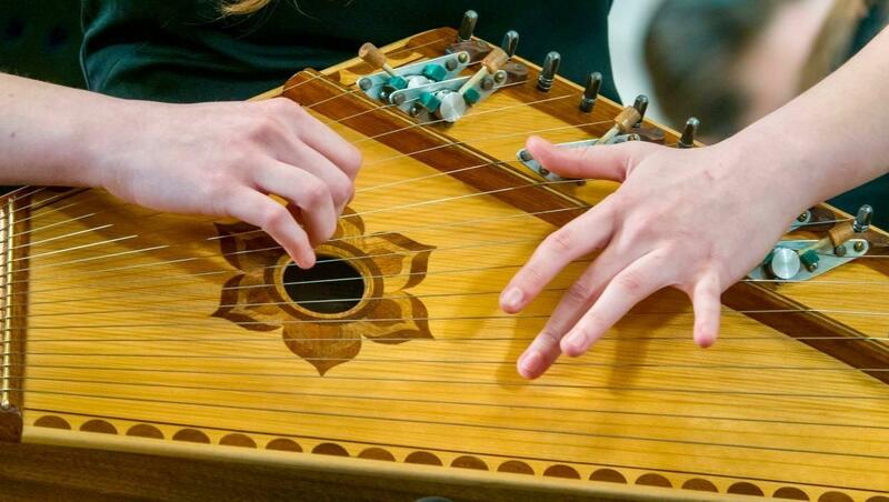 Открытый фестиваль исполнителей на гуслях состоится в апреле в Петербурге