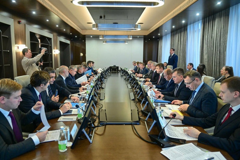 Рустам Минниханов обсудил нехватку кадров на авиазаводе в Казани